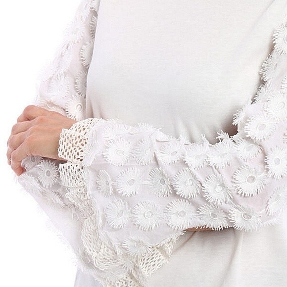 See By Chloe Tops - See by Chloe long sleeve cream white shirt with daisies applique XS